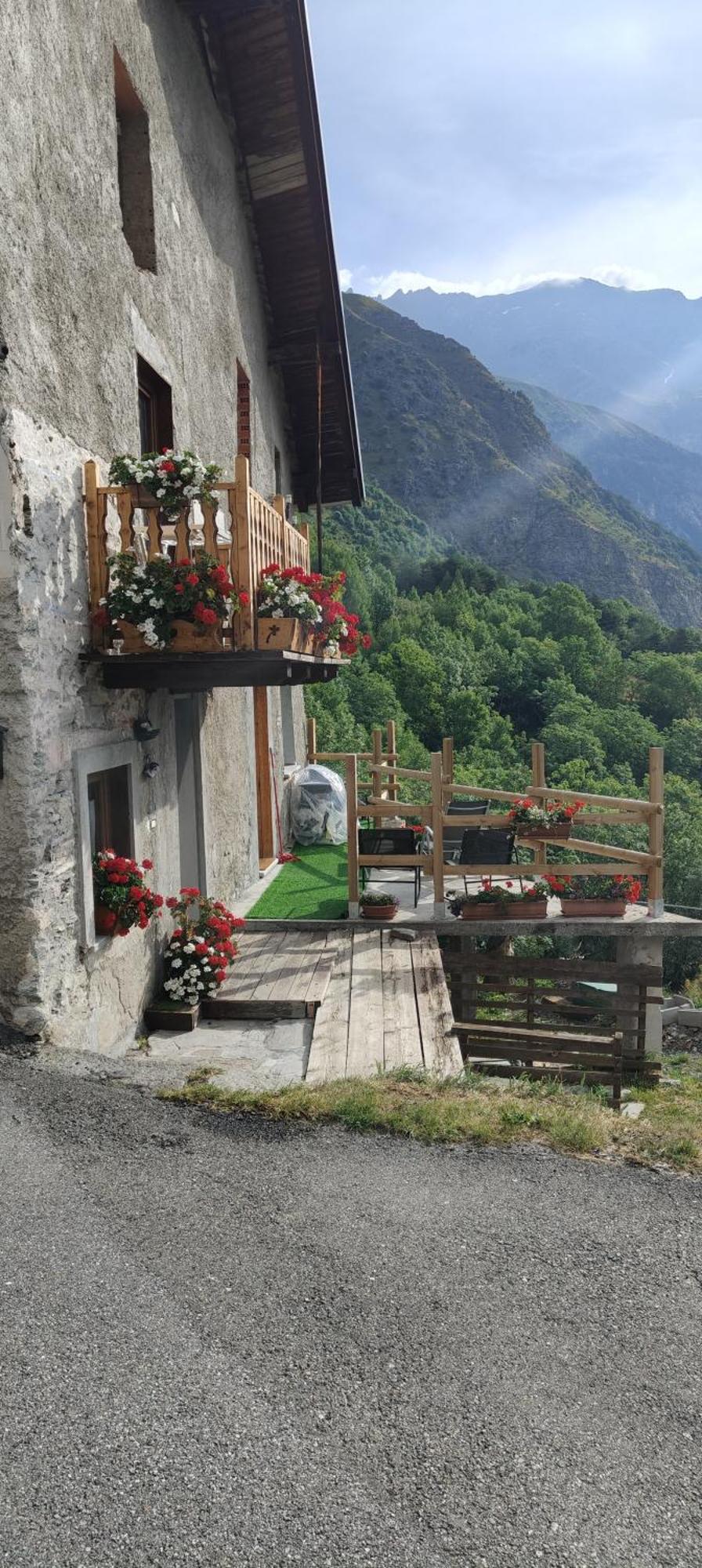 Ca Ad Me Pare Alloggio Con Terrazza Panoramica Монченисио Екстериор снимка